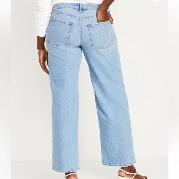 Women’s Old Navy Mid Rise Wide Leg Jeans in Light Dip Blue - Picture 4 of 6